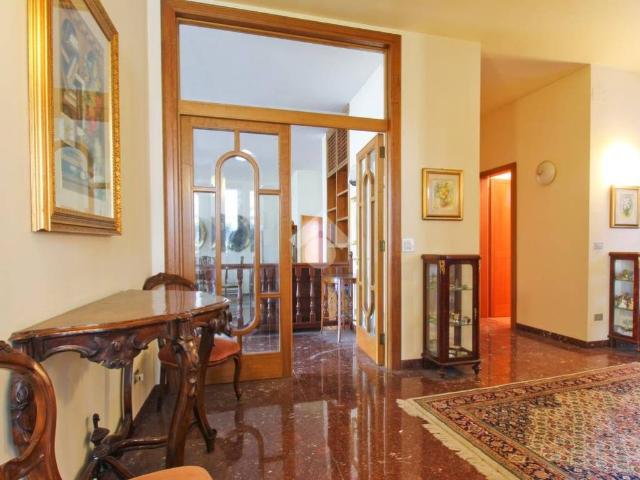 Villa in vendita a Loreto AN