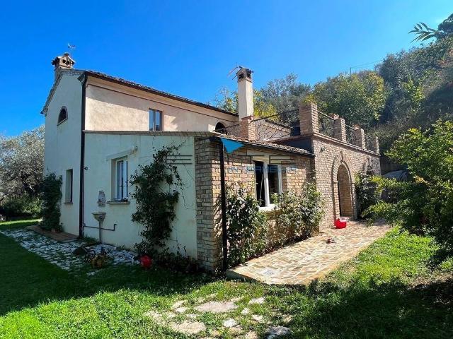 Villa in vendita a Loreto Aprutino PE