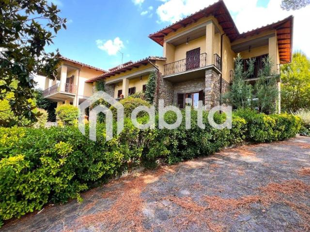 Villa in vendita a Loro Ciuffenna AR