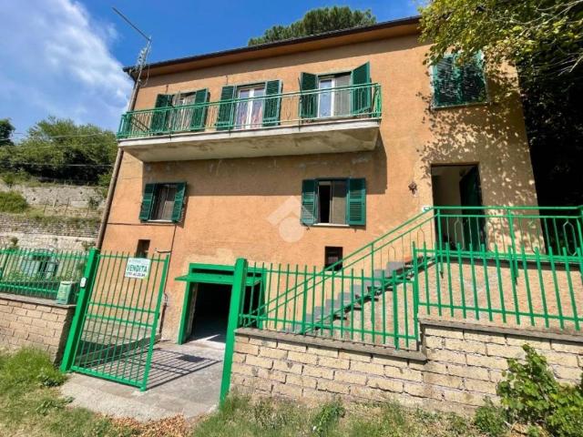 Villa in vendita a Latera VT