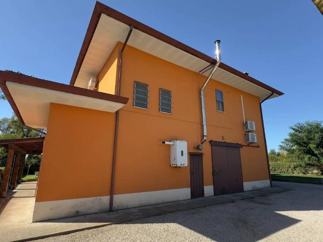 Villa in vendita a Latina LT
