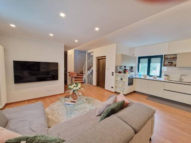 Villa in vendita a Latina LT