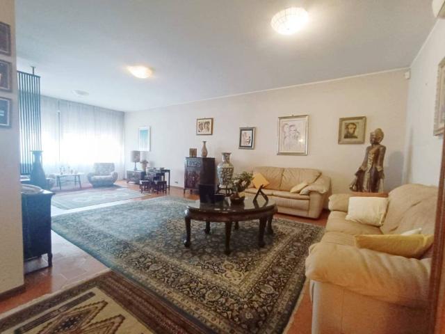 Villa in vendita a Latina LT