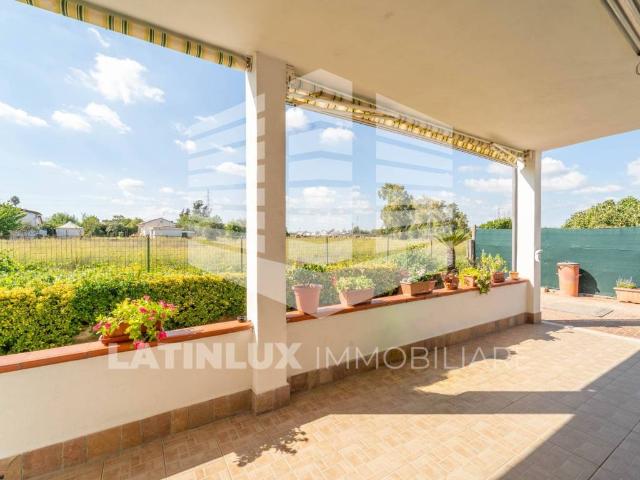 Villa in vendita a Latina LT