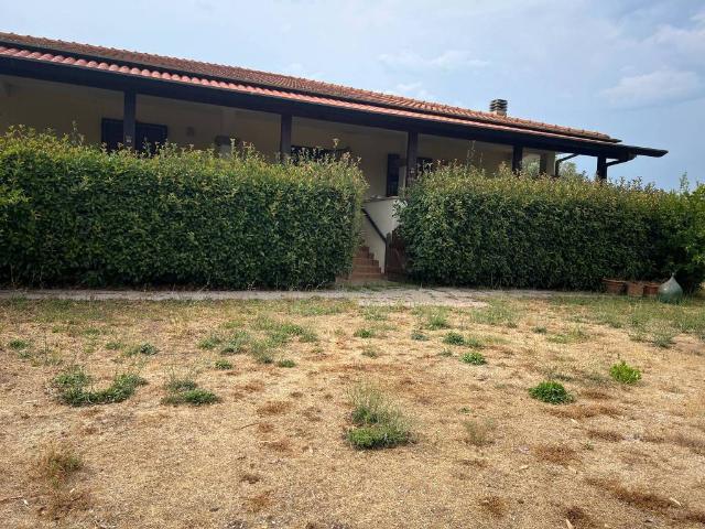 Villa in vendita a Latina LT