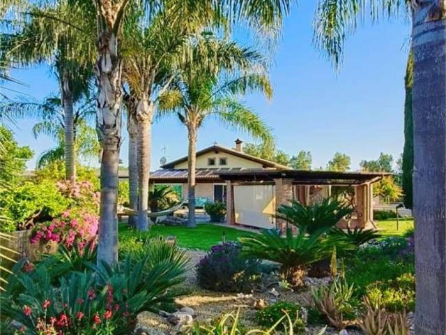 Villa in vendita a Latina LT
