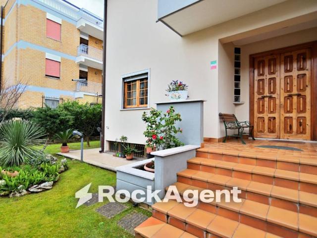 Villa in vendita a Latina LT