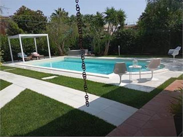 Villa in vendita a Latina LT