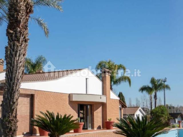 Villa in vendita a Latina LT
