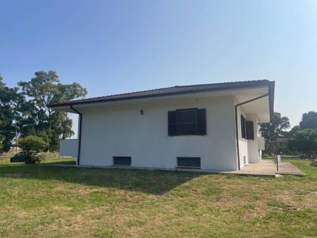 Villa in vendita a Latina LT