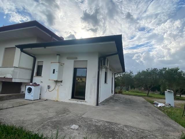 Villa in vendita a Latina LT