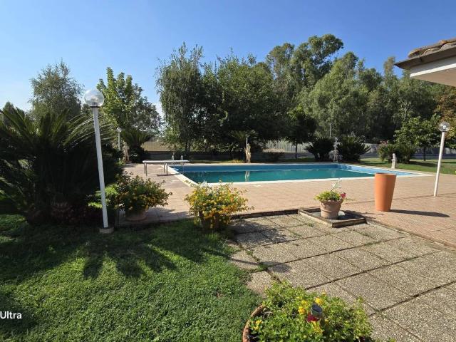 Villa in vendita a Latina LT