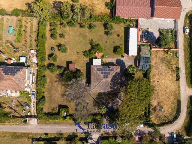 Villa in vendita a Latina LT