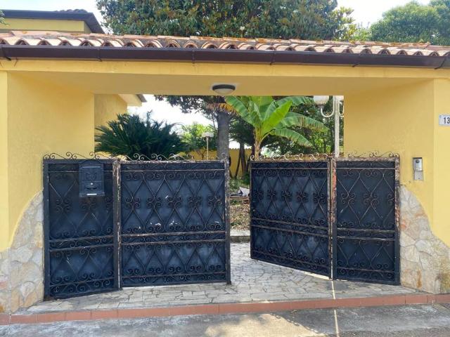 Villa in vendita a Latina LT