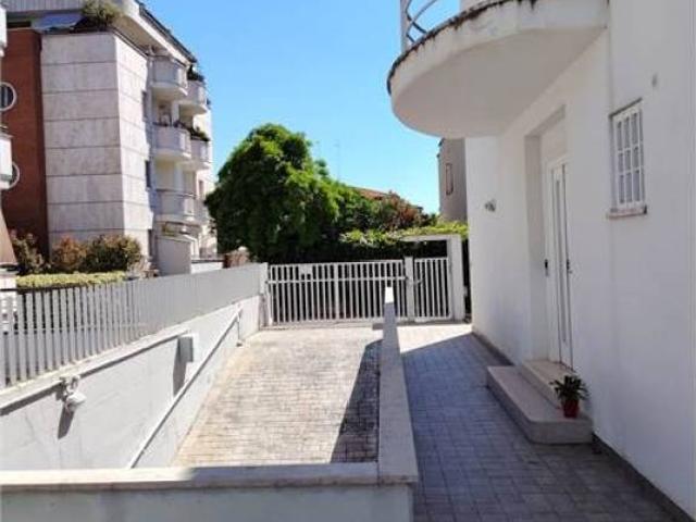 Villa in vendita a Latina LT