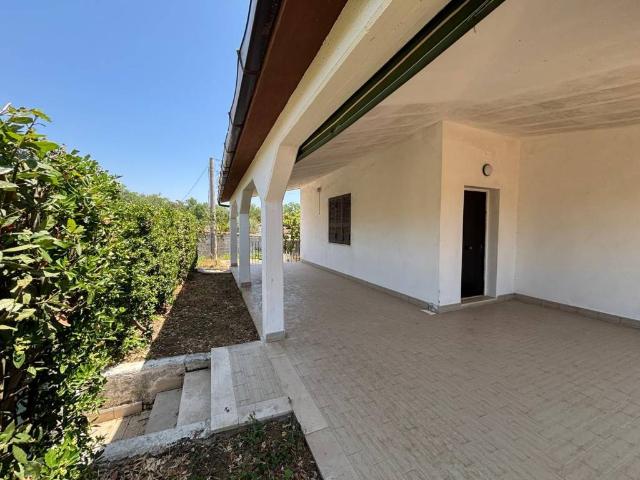 Villa in vendita a Latina LT
