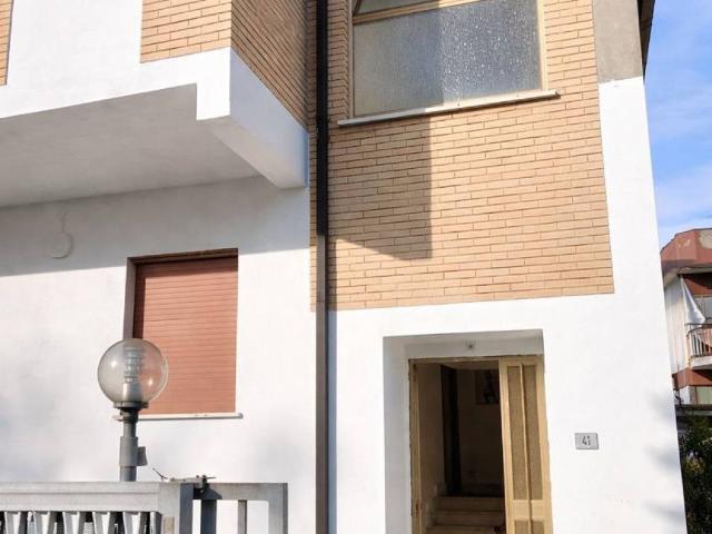 Villa in vendita a Latina LT
