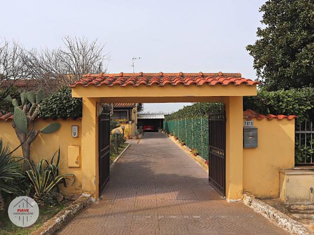 Villa in vendita a Latina LT