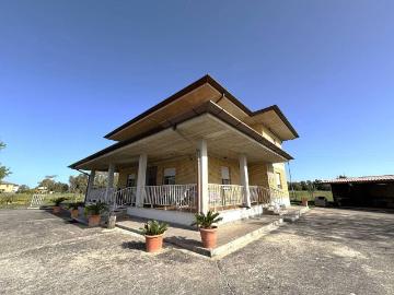 Villa in vendita a Latina LT