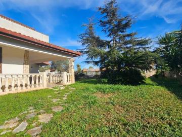 Villa in vendita a Latina LT