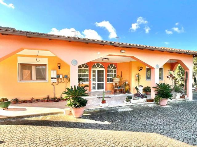 Villa in vendita a Latiano BR
