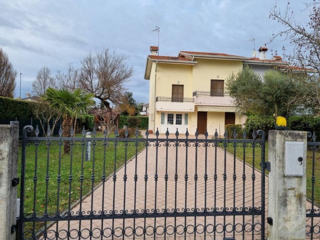 Villa in vendita a Latisana UD