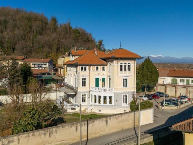Villa in vendita a Lauriano