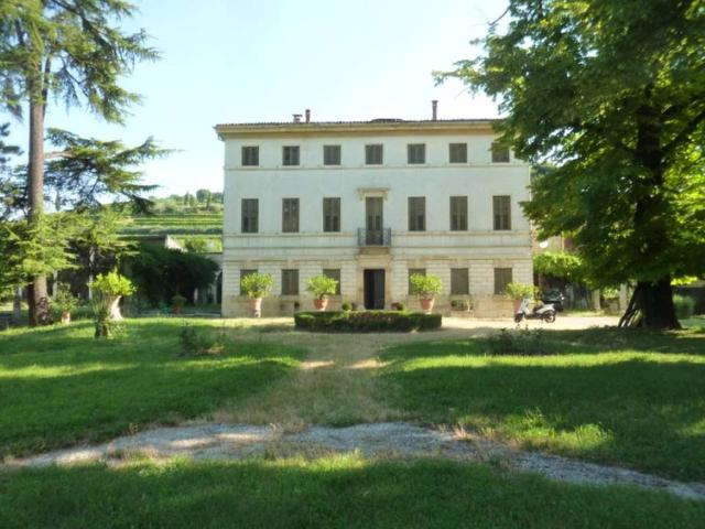 Villa in vendita a Lavagno VR