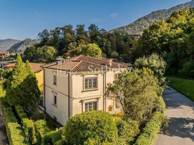 Villa in vendita a Lavena Ponte Tresa VA