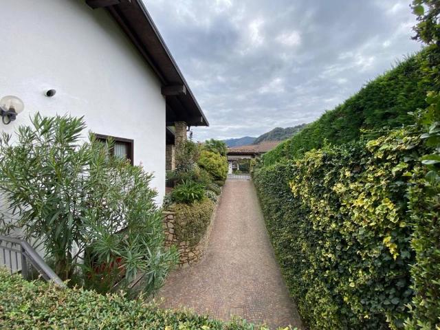 Villa in vendita a Lavena Ponte Tresa VA