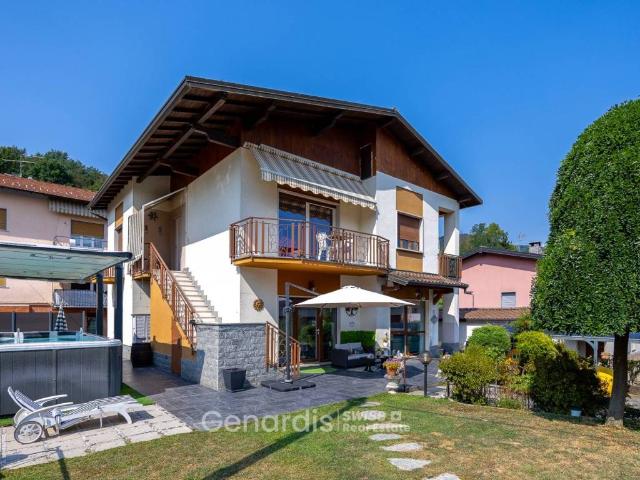 Villa in vendita a Lavena Ponte Tresa VA