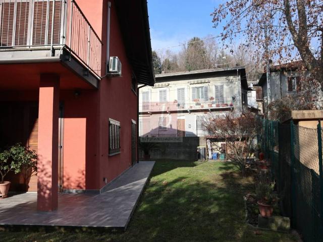 Villa in vendita a Laveno Mombello VA