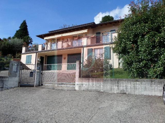 Villa in vendita a Laveno Mombello VA