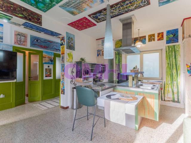 Villa in vendita a Laveno Mombello VA