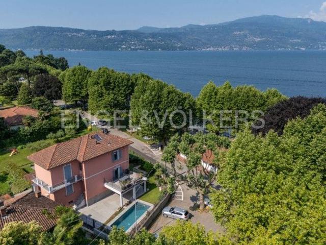 Villa in vendita a Laveno Mombello