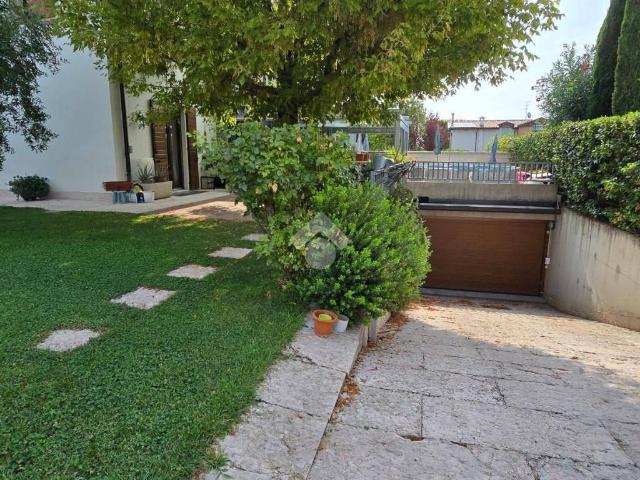 Villa in vendita a Lazise VR