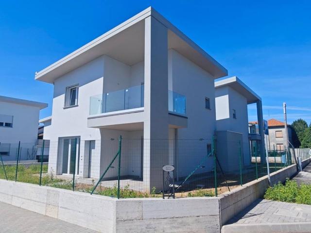 Villa in vendita a Lazzate MB