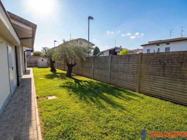 Villa in vendita a Lazzate MB