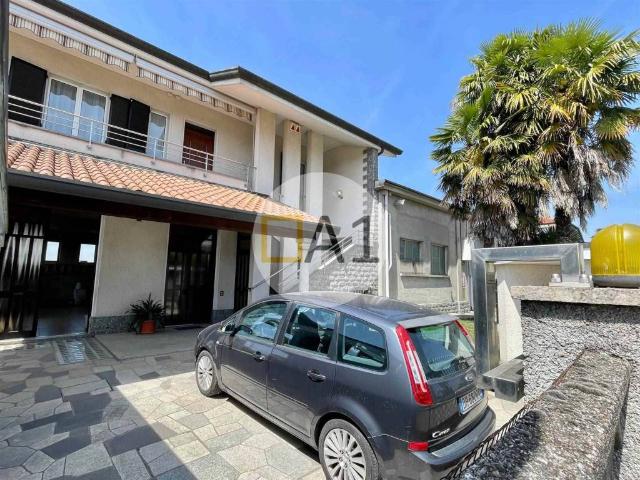 Villa in vendita a Lazzate MB
