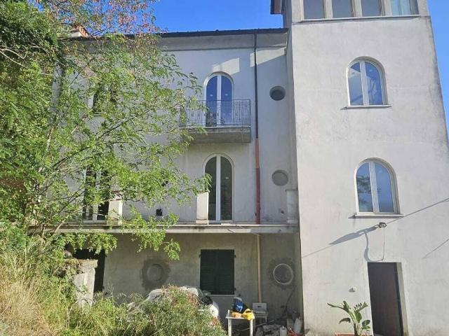 Villa in vendita a La Spezia SP