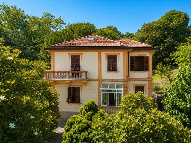 Villa in vendita a La Spezia SP