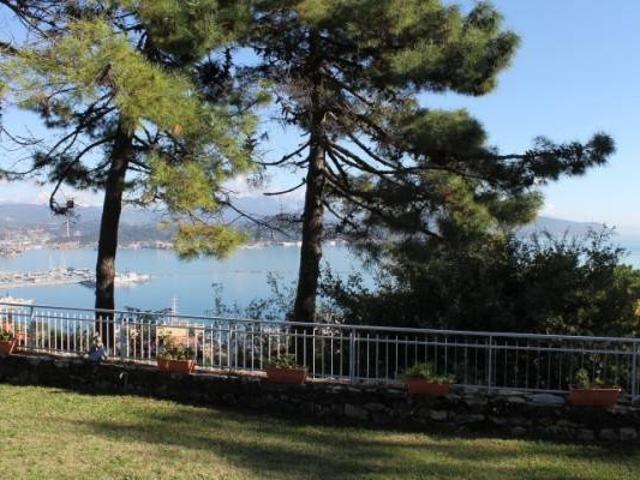 Villa in vendita a La Spezia SP