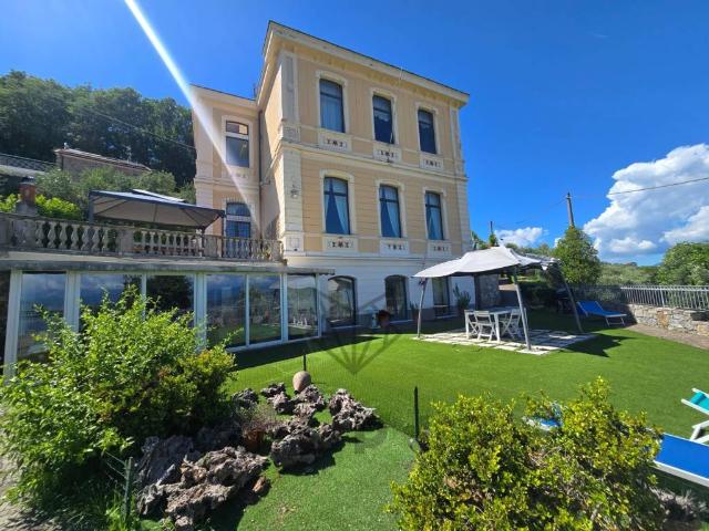 Villa in vendita a La Spezia SP