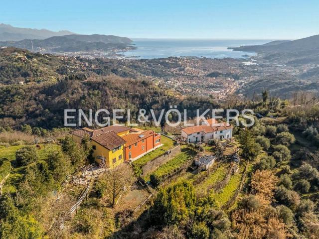 Villa in vendita a La Spezia SP
