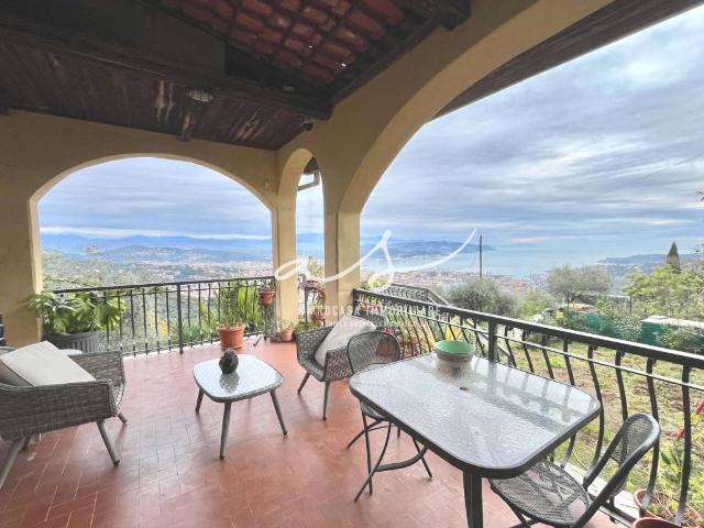 Villa in vendita a La Spezia SP