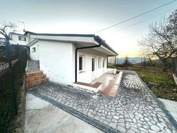 Villa in vendita a Labro RI