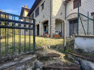 Villa in vendita a Labro RI