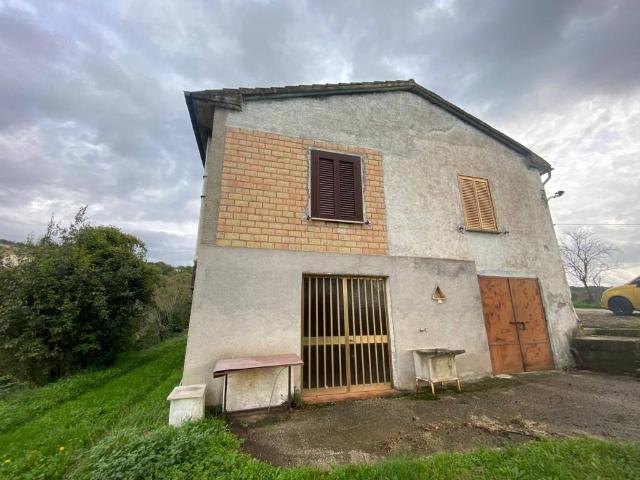 Villa in vendita a Labro RI
