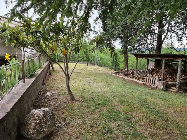 Villa in vendita a Labro RI