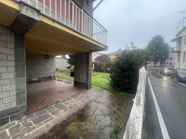 Villa in vendita a Lacchiarella MI